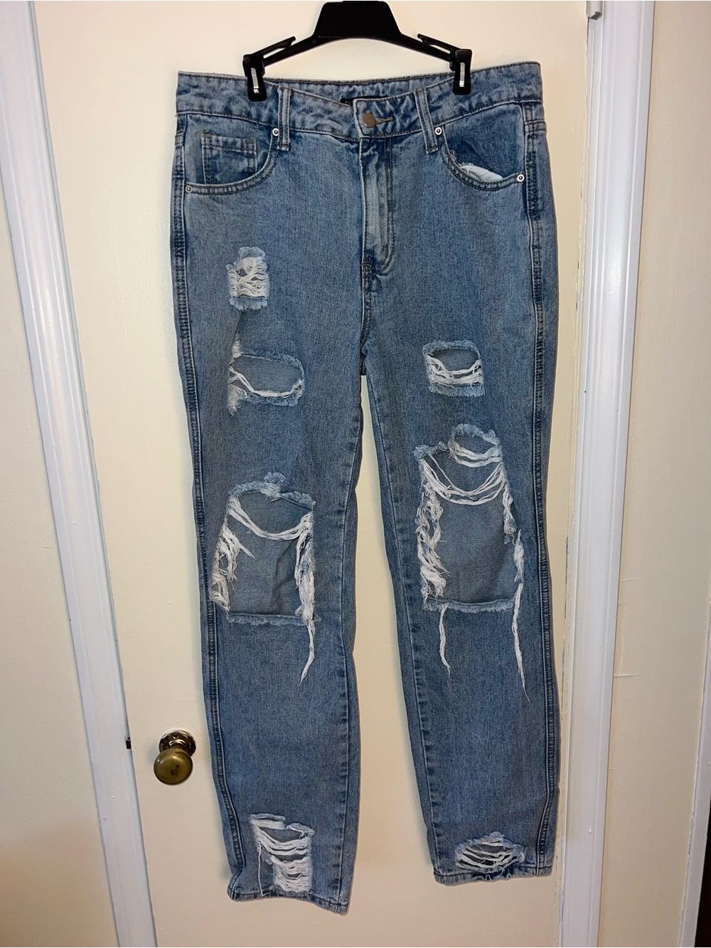 Fashion Nova Women’s Light Blue Distressed Straight Leg Jeans